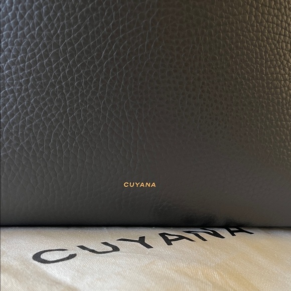 Cuyana Charcoal Leather Linea Oversized Shoulder Bag - Picture 2 of 9